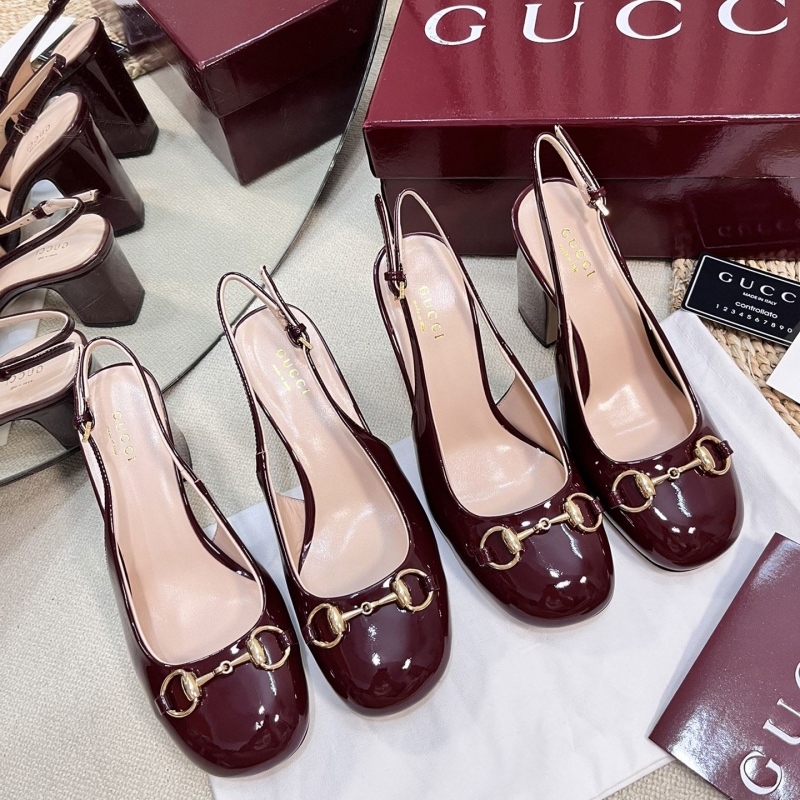 G*u*i sandals